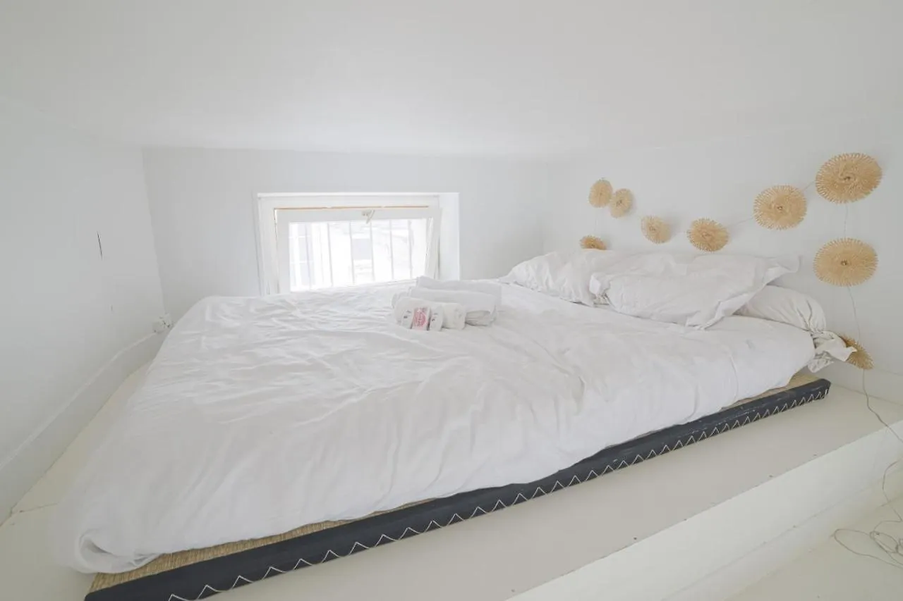 Beautiful And Bright Duplex Studio - Paris - Welkeys Apartamento 0*,  França